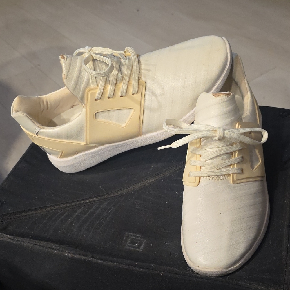 Stylish Cream Men's Sneakers